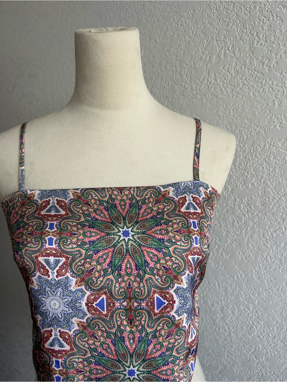 House of Harlow 1960 Y2K Aesthetic Colorful Kaleidoscope Boho Paisley Scarf Top - Picture 3 of 5